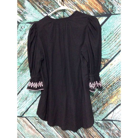 NWT ESLEY Bohemian Boho Top Black With White Embroidery Size Small - Picture 9 of 10